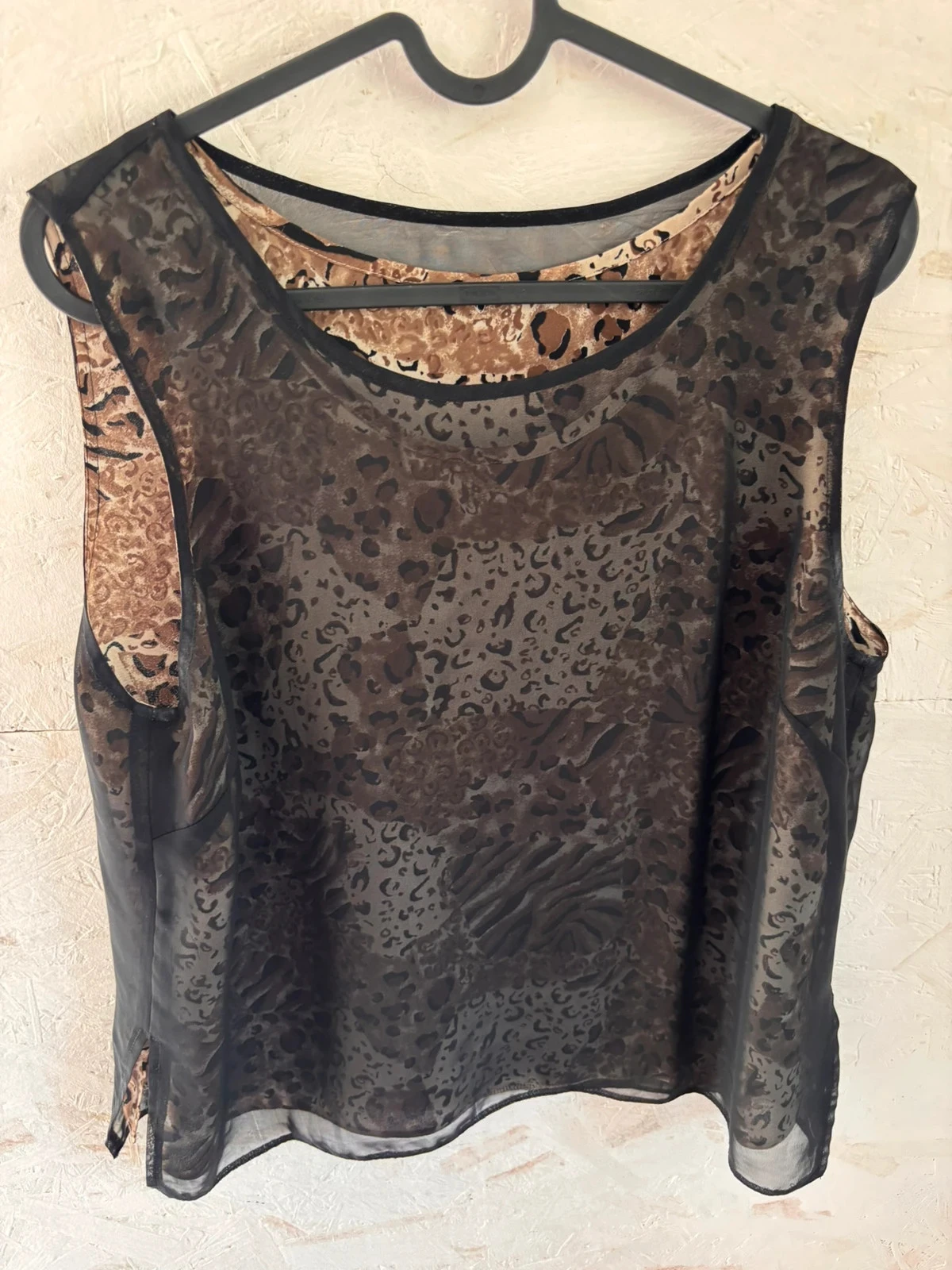 Double layered sleeveless top with leopard/animal print – Size 44 (estimated) Very good condition – photo 3